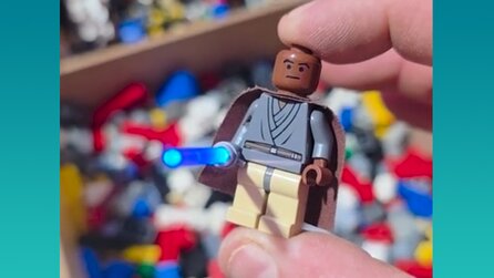 LEGO-Sammler kramt 20 Jahre alte, seltene Mace Windu-Figur aus einer Kiste und ihr Lichtschwert leuchtet noch immer - wenn auch in der falschen Farbe