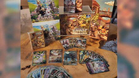 Pokémon TCG-Glückspilz traut sich nach Jahren endlich, seine Boxen im Wert von 2600€ zu öffnen, zieht direkt Karte im Wert von 4700€
