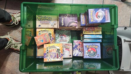 Glückspilz räumt das Haus seiner Eltern aus und findet alten Pokémon TCG-Schatz wieder, mit dem er als Kind nie spielen durfte - heute ist schon eine Karte bis zu 63.000 Euro wert