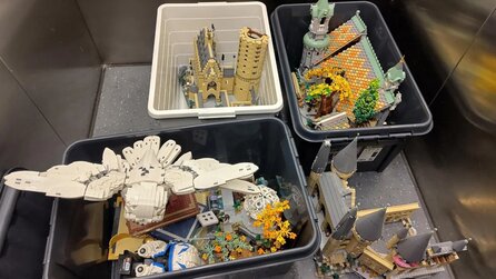 LEGO-Fan kann sich das Hobby gerade nicht leisten, findet Set zum verschenken und die Besitzerin drückt ihm noch 3 weitere in die Hand - zusammen sind sie über 1300 Euro wert: Zittere noch immer