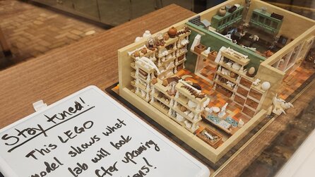 Dino-Museum baut seinen Ausstellungraum um und zeigt mit LEGO-Steinen einfach schon mal, wie das aussehen wird