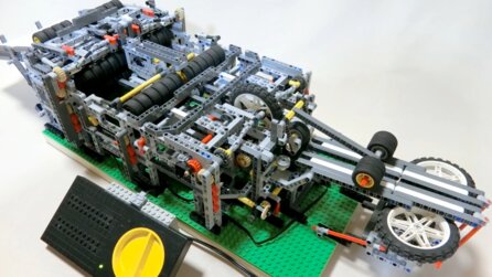 Genialer LEGO-Fan baut Maschine aus Klemmbausteinen, die Papierflugzeuge falten UND abfeuern kann - und 42.000 Leute sind komplett aus dem Häuschen