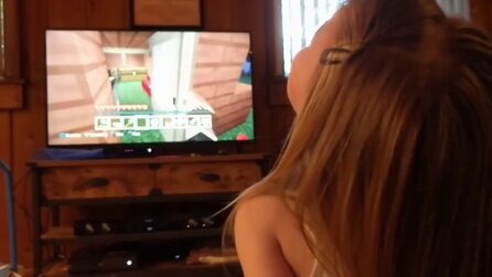 Xbox One - Süßes Video: Co-Pilot-Modus bringt kleines Mädchen zum Lachen