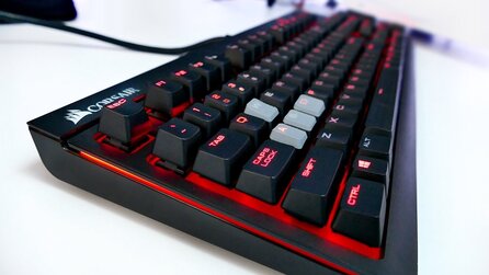 Amazon Blitzangebote am 20. Februar - Corsair Gaming Tastatur + Gaming Maus