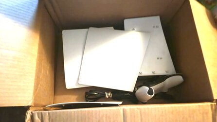 Spieler bestellt PS5 bei GameStop - Konsole wurde einfach ohne Verpackungsmaterial in den Karton geworfen und kommt völlig zerrupft bei ihm an
