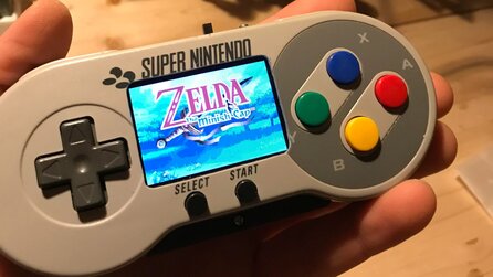 Cooler Retro-Mix: Hier wurde ein Game Boy Micro in einen SNES-Controller eingebaut und das ist schlicht genial