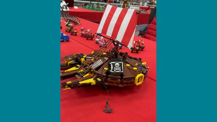 LEGO-Fan baut einen Milllenium-Falken im schicken Fluch der Karibik-Look und sorgt damit für Begeisterung in der Community