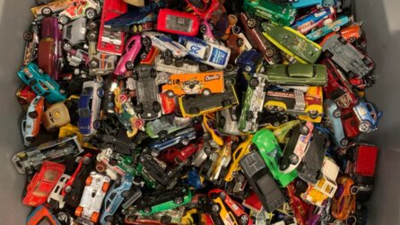 Hot Wheels Glückspilz kauft Kiste für schlappe 21 Euro auf Flohmarkt - Findet darin 690 Hot Wheels und das ganze Paket ist wohl mindestens 700 Euro wert
