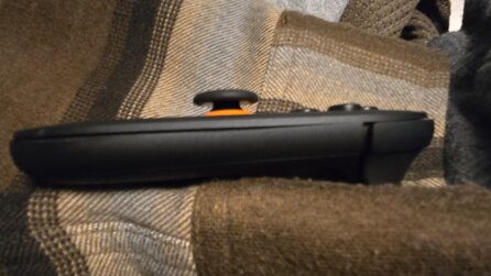 Switch 2-Spieler lässt versehentlich Joy-Con fallen - Controller überhitzt komplett und bläht sich auf