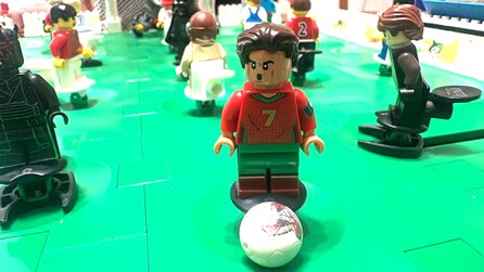 LEGO-Fans wünschen sich zur WM ein 26 Jahre altes Set zurück, mit dem ihr die Matches sogar nachspielen könnt