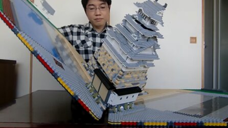 Genialer LEGO-Künstler verbaute schon vor 16 Jahren LEGO-Gebäude in einem Buch - heute geht er damit viral