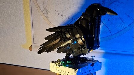 LEGO-Fan baut Animatronic-Raben - mit seinen drei Motoren bewegt der richtig lebensecht den Kopf