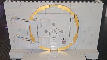 LEGO-Fan baut geniale Tresortür mit raffiniertem Verriegelungsmechanismus - Community ist begeistert