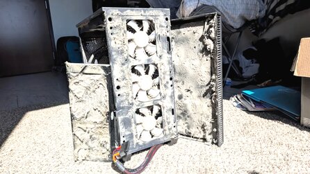 PC-Spieler findet heraus, warum seine CPU überhitzt und - mein lieber Herr Gesangsverein - ist da viel Staub in dem Gaming-PC