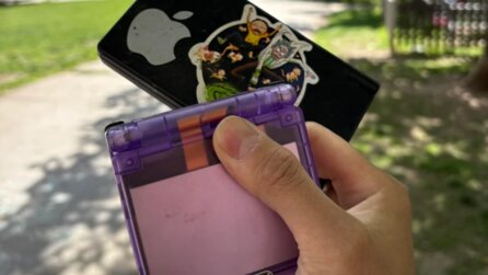 Nintendo-Fan chillt im Park nach Friseur-Besuch, als er plötzlich einem Fremden begegnet - und der schenkt ihm einfach einen Nintendo DS