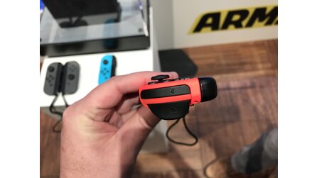 Nintendo Switch - Joy-Con, Grip und Pro Controller