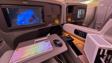 Sieht nach einer langen Nacht mit MS Paint aus - Spieler baut sich extra einen Mini-Gaming-PC fürs Flugzeug, aber vergisst, das Wichtigste dafür vorab zu installieren