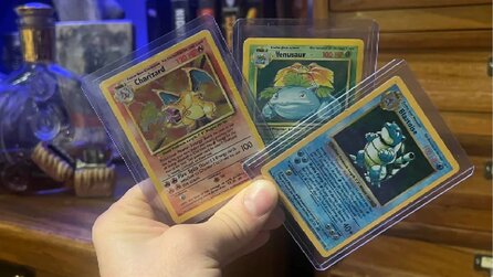 Pokémon-Fan hat ganz besondere Weihnachtsüberraschung für seinen Bruder - schenkt ihm drei coole Karten aus der ersten Generation