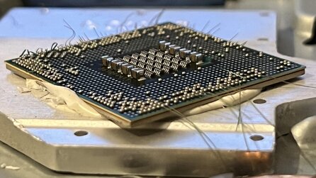 Spieler kauft PS3 über Vinted und Konsole läuft direkt heiß – als er sie aufschraubt, entdeckt er, dass Dichtungssilikon statt Wärmeleitpaste verbaut wurde