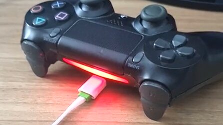 Er ist jetzt böse - PlayStation-Fan wollte seinen PS4-Controller eigentlich nur reinigen, aber danach leuchtet er permanent rot
