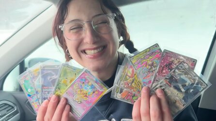 Hab auf der Autobahn ein God Pack geöffnet: Pokémon TCG-Fan zieht bei einer Autofahrt einen kleinen Schatz im Wert von 1300 Euro