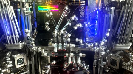 PC-Spieler schraubt vier Jahre lang einzigartige Wasserkühlung zusammen - die Community sagt: Du hast dir da einen Nuklearreaktor gebaut