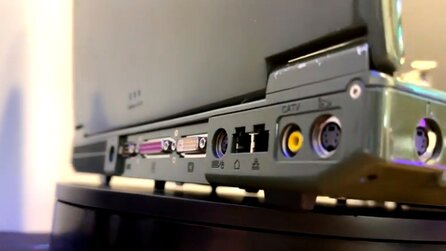 Master Laptop wird von 12.000 Fans für seine 25 Anschlüsse und 2(!) Laufwerke gefeiert - das genaue Gegenteil des heutigen Slim-Trends