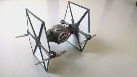 Star Wars - Hobbybastler baut funktionierende TIE-Fighter-Drohne