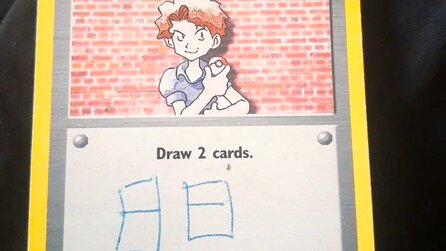 Glaube, meine Schwester hat Pokémon TCG damals falsch verstanden - Fan findet alte Pokémon-Karte und seine Schwester dachte, sie muss darauf herumkritzeln
