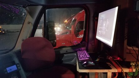 Gaming-PC als Kopilot - Trucker hält sich mit Videospielen bei Laune