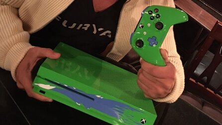 Xbox One S - Vin Diesel zeigt Unikat im Fast + Furious-Stil, Versteigerung für Paul Walker-Stiftung