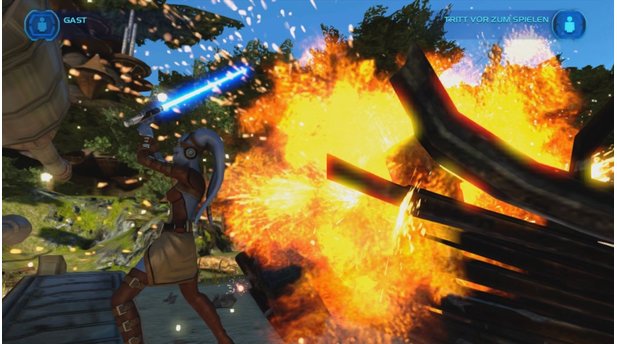 Kinect Star WarsAn Aufregung mangelt es dem Spiel nicht: Dauernd fliegt irgendwas in die Luft oder beschießt uns.