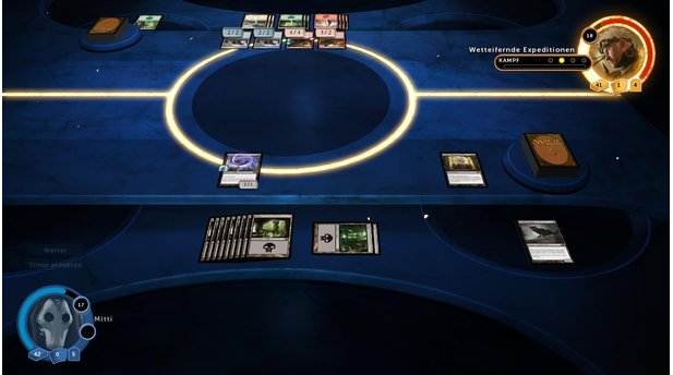 Magic 2014 - Duels of the PlaneswalkersSo sieht das »Schlachtfeld« aus: Oben legt der Gegner seine Karten ab, unten legen wir unsere Trümpfe auf den Tisch.