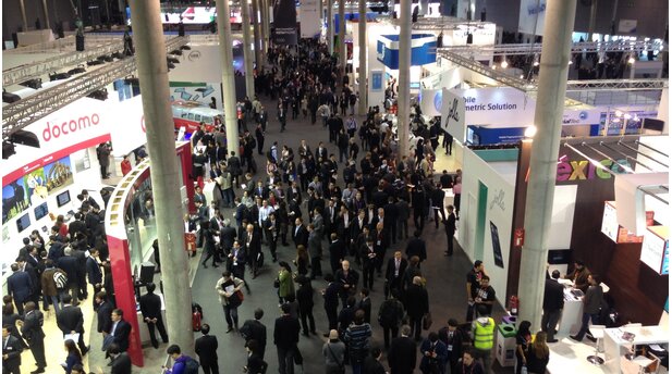 Der Mobile World Congress ist eine große Messe mit acht riesigen Messehallen – das Bild zeigt nur die Hälfte von Halle 1.