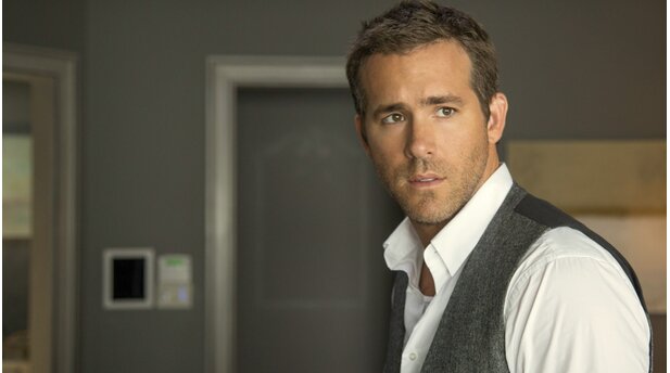 SelfLessDamian alias Edward (Ryan Reynolds) merkt, dass mit seinem neuen Leben etwas nicht stimmt.