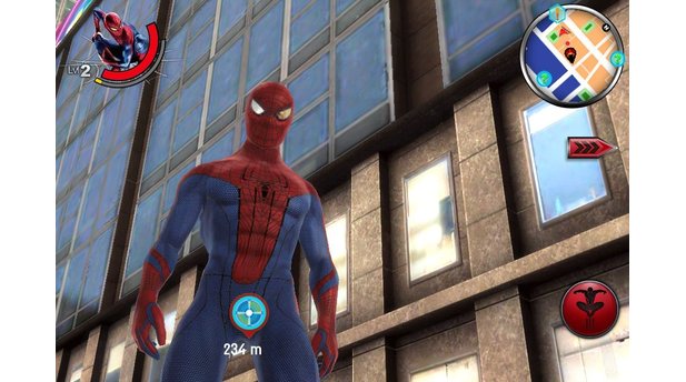The Amazing Spider-ManFein texturiert steht Spider-Man mitten in New York. Doch sobald er sich bewegt, wird es ruckelig. [iPhone 4S]