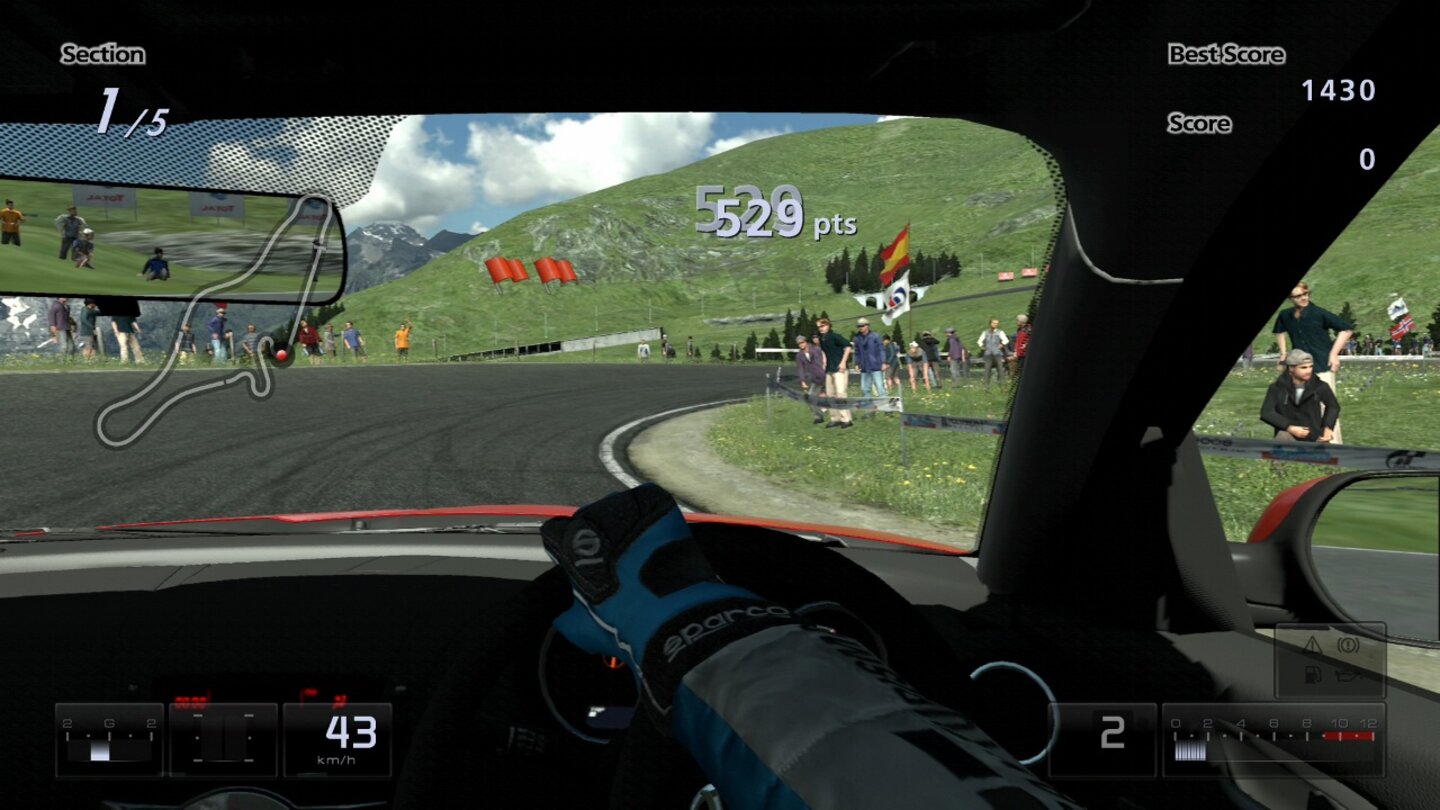 Flop: Gran Turismo 5 Prologue (PS3; 86%, GamePro 052008) Sony versuchte, mit einer aufgebohrten Demo von GT 5 doppelt zu kassieren. Die Grafik war Top, der Umfang aber eindeutig Flop.