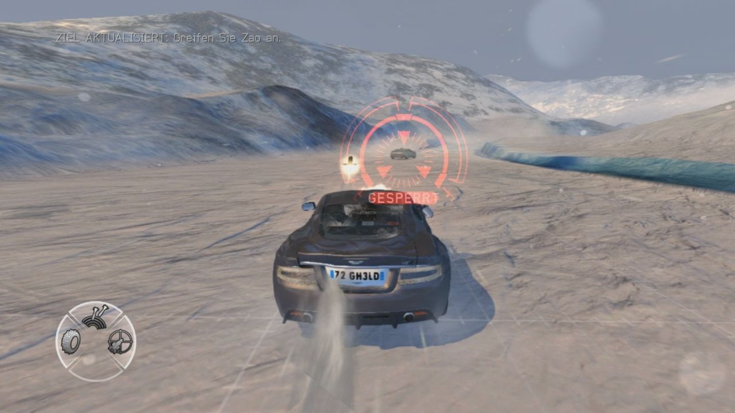 007 LegendsAuf dem zugefrorenen See muss Bond Bösewicht Zhao verfolgen und setzt dabei agenetypisch Raketen aus seinem Aston Martin ein.