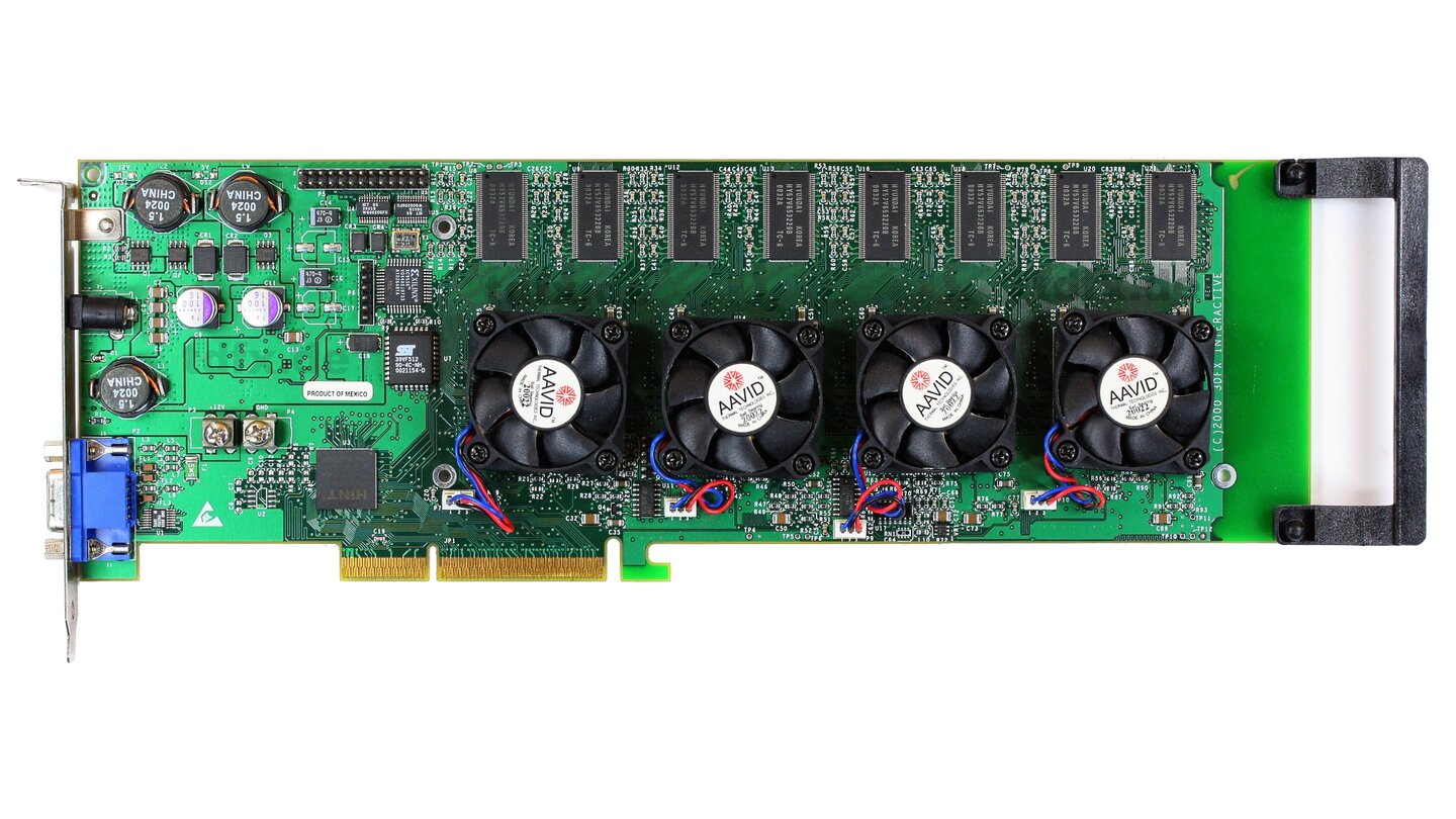 3Dfx Voodoo 5 6000 (2000)Mit vier VSA-100-Grafikchips, für damalige Verhältnisse extremen 128 MByte RAM und einem externen Netzteil sollte die Voodoo 5 6000 gegen die immer stärker werdende Konkurrenz von ATI und Nvidia bestehen. Aufgrund diverser technischer Probleme werden aber nur Prototypen hergestellt, die Voodoo 5 6000 erscheint nie. Am 15. Dezember 2000 kauft Nvidia den Pionier der 3D-Grafik auf.