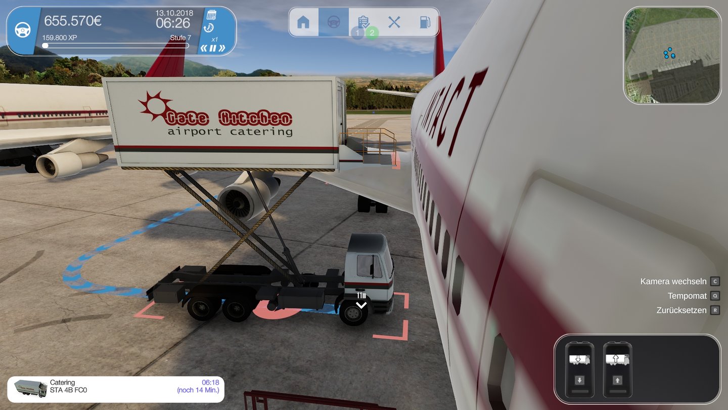Airport Simulator 2019Catering geglückt! Wir hatten aber auch einen Fall, da verwandelte ein Grafikfehler den Lkw in einen verunglückten Transformer, und es ging gar nix mehr.