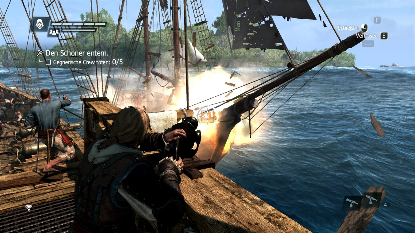 Assassins Creed 4: Black FlagWährend unsere Crew dass manövrierunfähige Schiff unserer Feinde per Enterhaken zu uns ziehen, können wir schon die Gegner unter Beschuss nehmen.