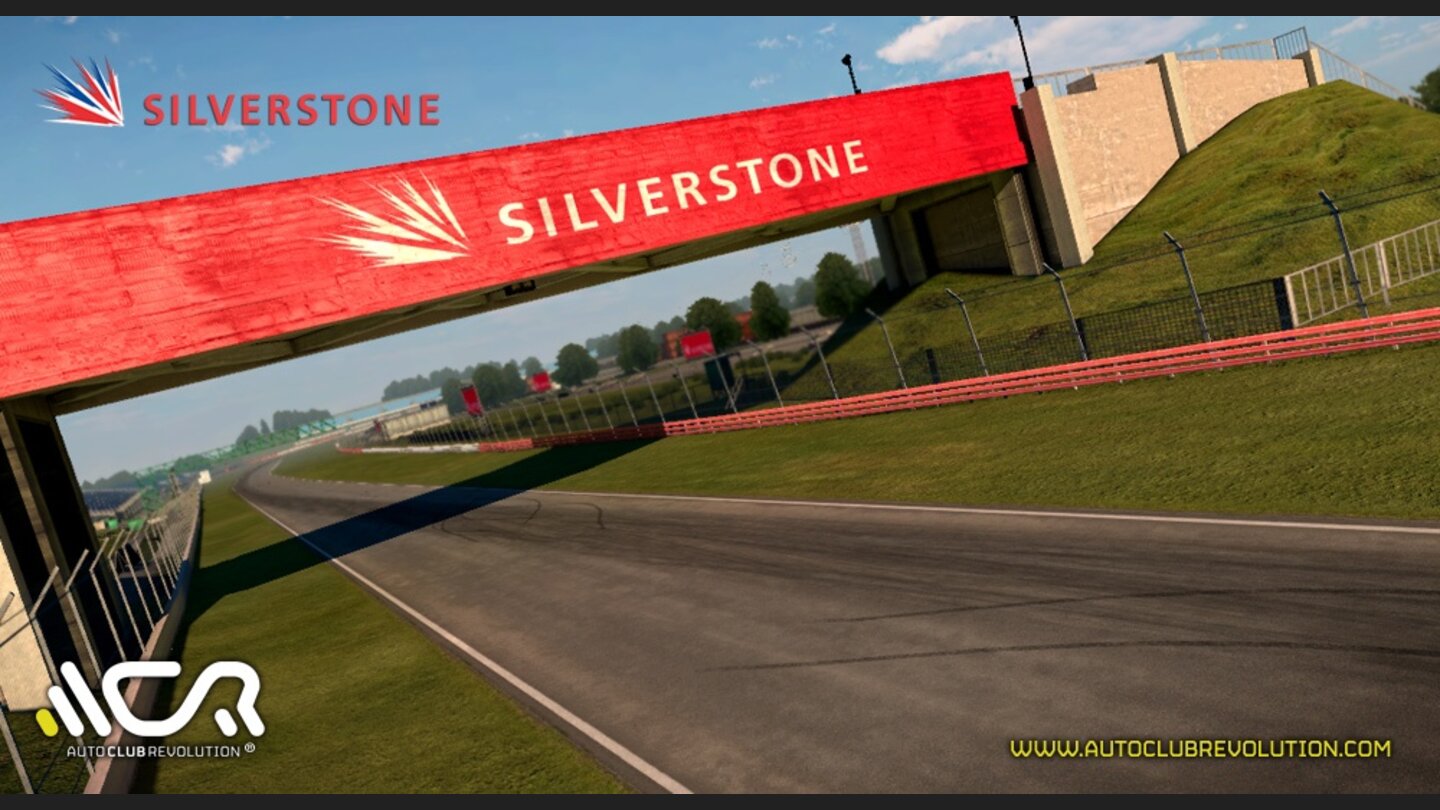 Auto Club Revolution Bilder von der Rennstrecke Silverstone