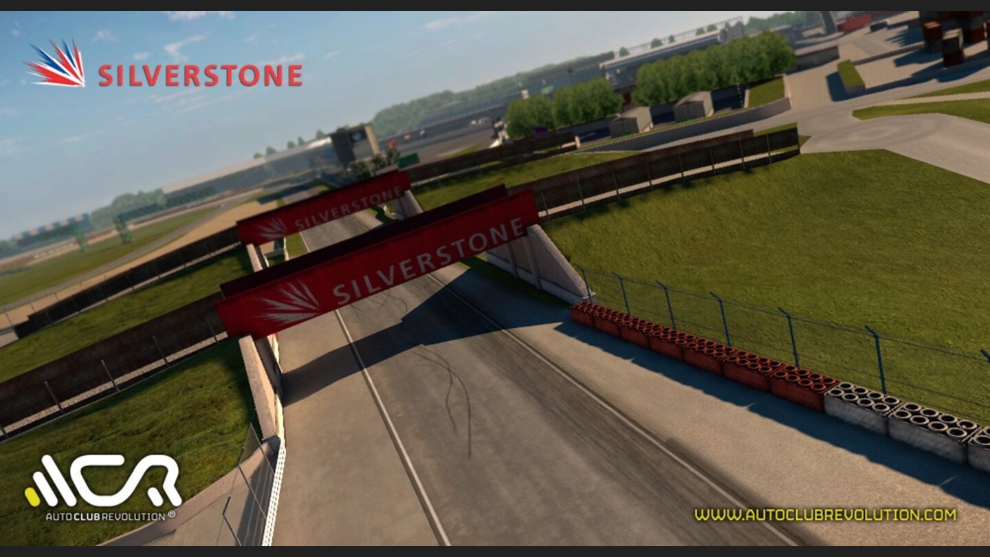 Auto Club Revolution Bilder von der Rennstrecke Silverstone