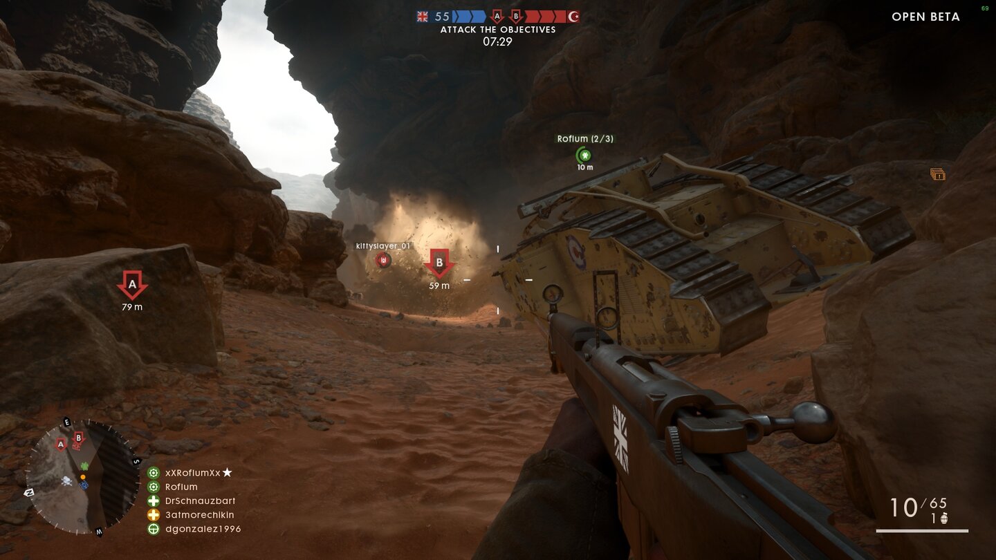 Battlefield 1Durch die enge Schlucht auf Sinai Desert kommen wir fast nur mit Panzerunterstützung.