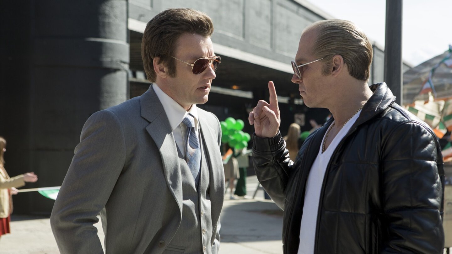 Black MassWer hat wen in der Hand? FBI-Agent John Connelly (Joel Edgerton) versus Whitey Bulger (Johnny Depp).