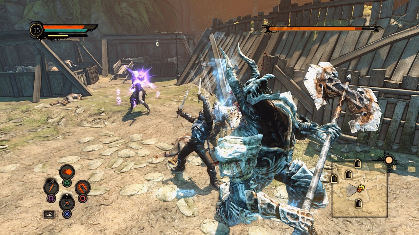 Bound by Flame - PS4-ScreenshotTeamwork: Wir gehen in den Nahkampf, während unsere Begleiterin das Monster mit Magie angreift.