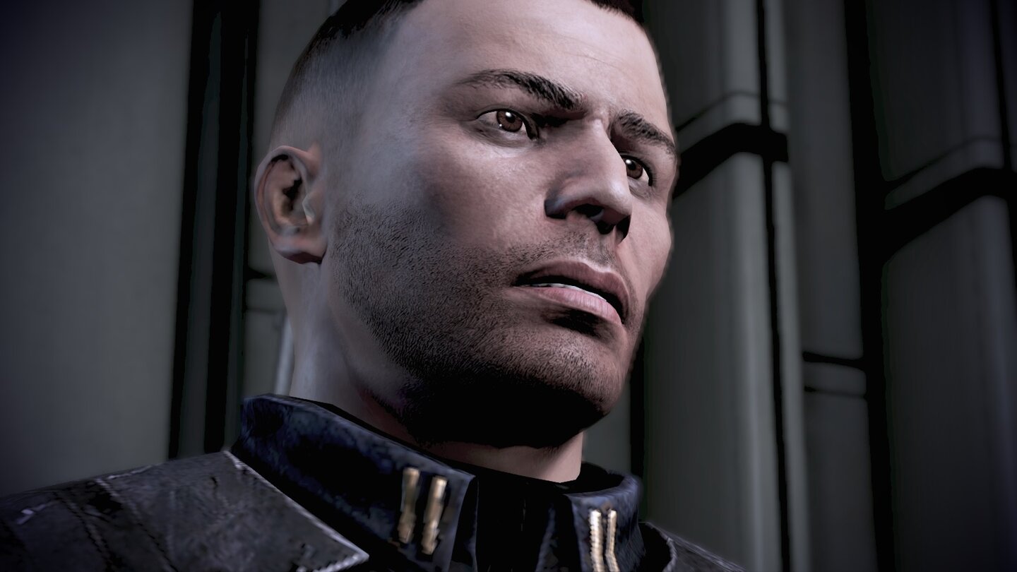 Mass Effect 3 - Shepard-Wettbewerb: Christoph HuberIch bin Commander Shepard und dies ist meine Geschichte über mich und James. Er und ich waren damals nach der Ausbildung in derselben Einheit, als wir zu einem verlassen Mond im Terminus System geschickt wurden, da dort der Kontakt zu einem Forschungsteam abbrach. Nach dem wir landeten, fanden mein Team und ich das ganze Forschungsteam tot vor. Plötzlich erreichte uns ein Befehl, dass ein Geth-Kampfschiff unterwegs zu diesem Mond sei. James und drei weitere Soldtaten konnten nicht mehr rechtzeitig in das Schiff flüchten und blieben auf dem Mond zurück. Jahre später, vor der Gerichtsverhandlung wegen des zerstörten Massenportales, sah ich James wieder. Er erzählte mir, dass sie konnten ein kleineres Geht-Schiff entern konnten und damit entkamen.
