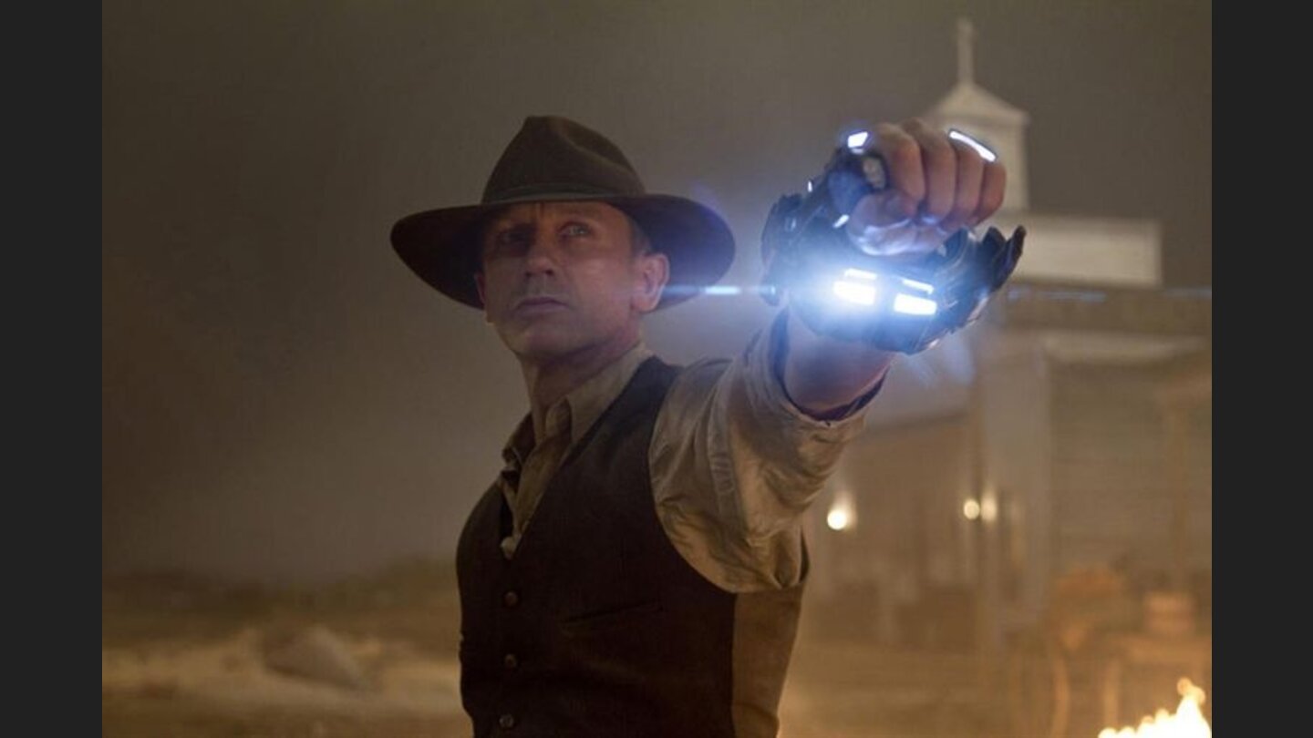 Cowboys + Aliens Craigs Metallmanschette wurde vom Team „Blaster“ getauft. (Paramount Pictures Germany)