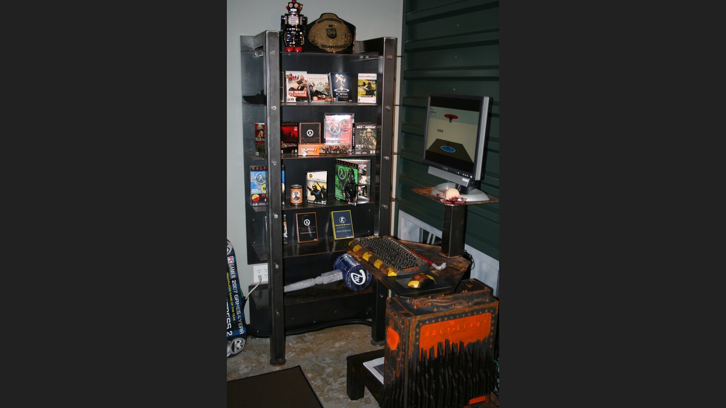 Das gesammelte Portfolio nebst Half-Life-PC.