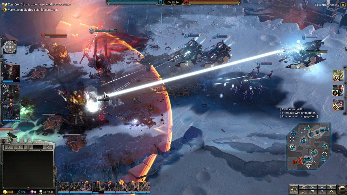 Warhammer 40.000: Dawn of War 3Unsere Eldar-Panzer machen Kleinholz aus dem orkischen Lager.